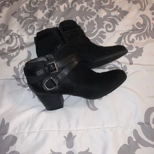 Women’s Indigo Rd heeled booties size 10M